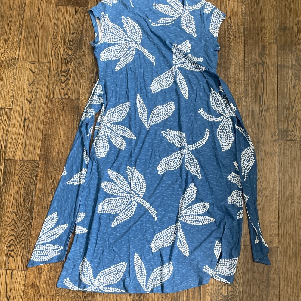 Elegant Blue and White Midi Dress